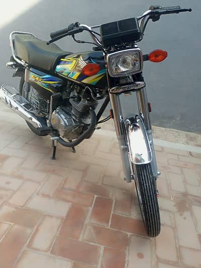 Honda 125 . . .