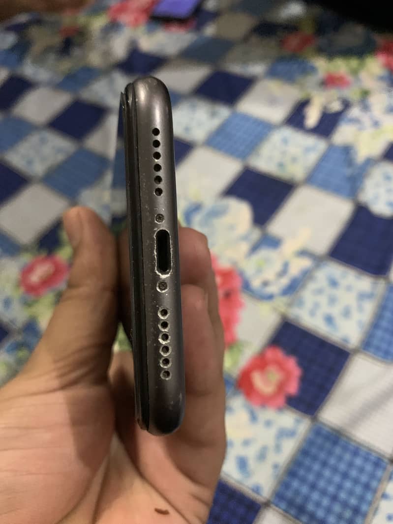 Apple iPhone 11 5