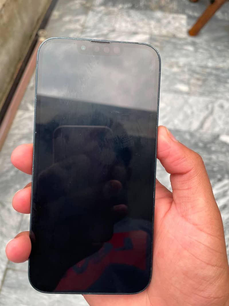 Apple iPhone 13 2