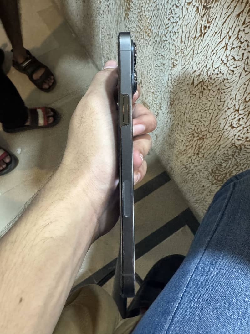Apple iPhone 13 Pro Max 5
