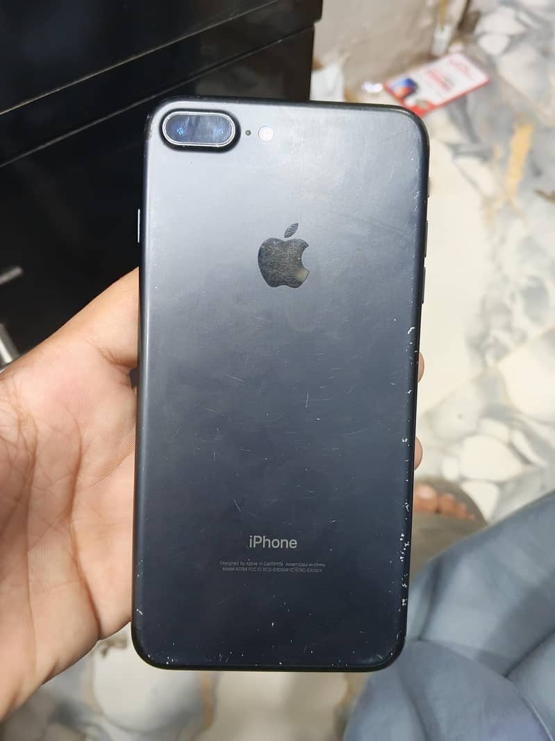 Apple iPhone 7 Plus 1