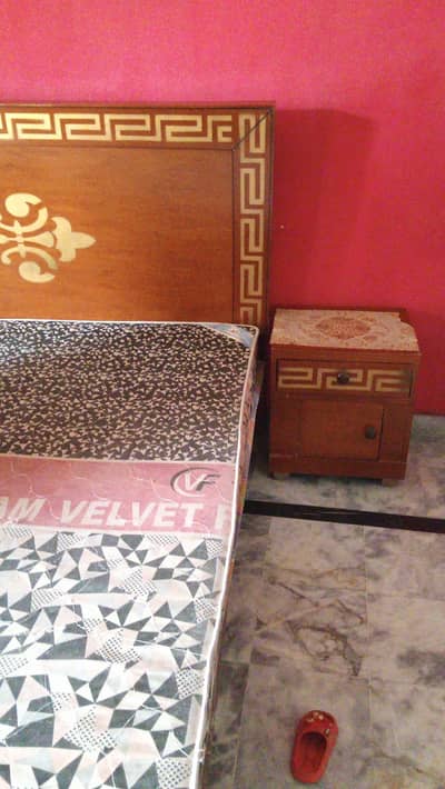 Bed set sale krna with mattress