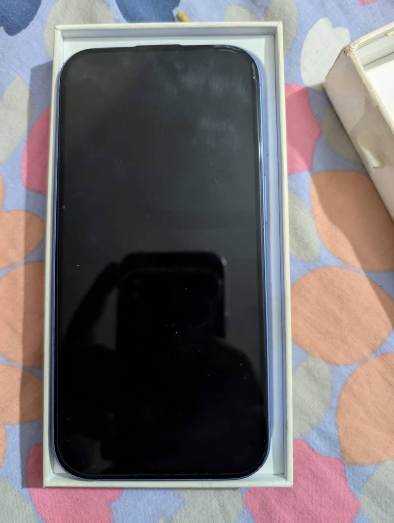 Apple iPhone 16 1