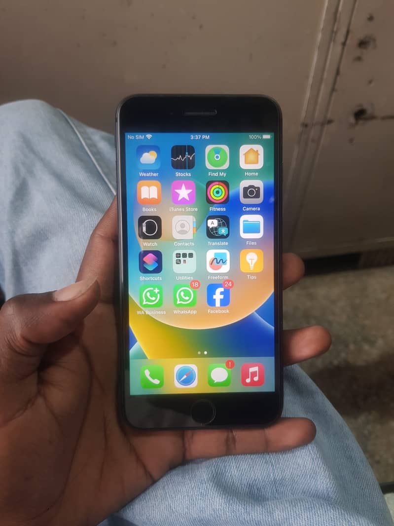 Apple iPhone 8 Plus 0