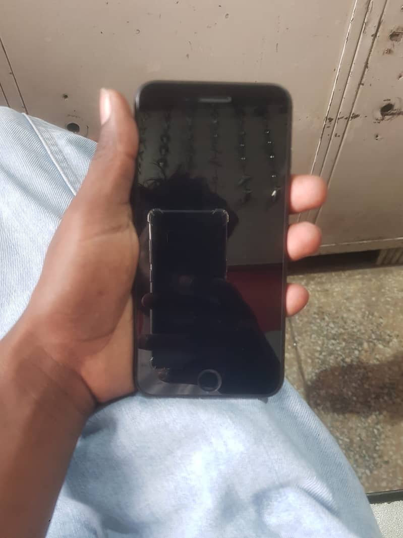 Apple iPhone 8 Plus 1