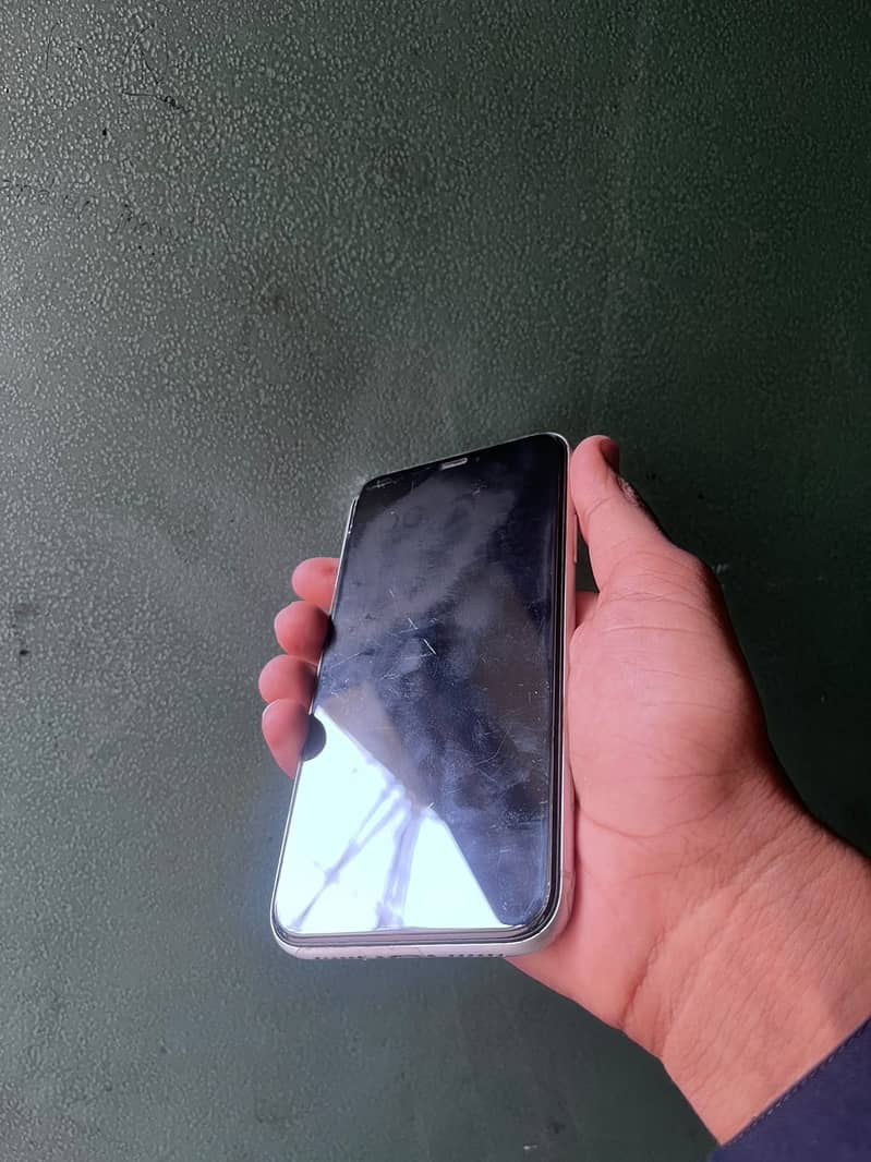Apple iPhone 11 5