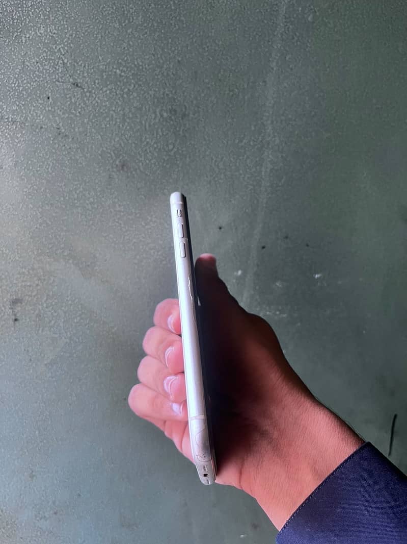 Apple iPhone 11 6