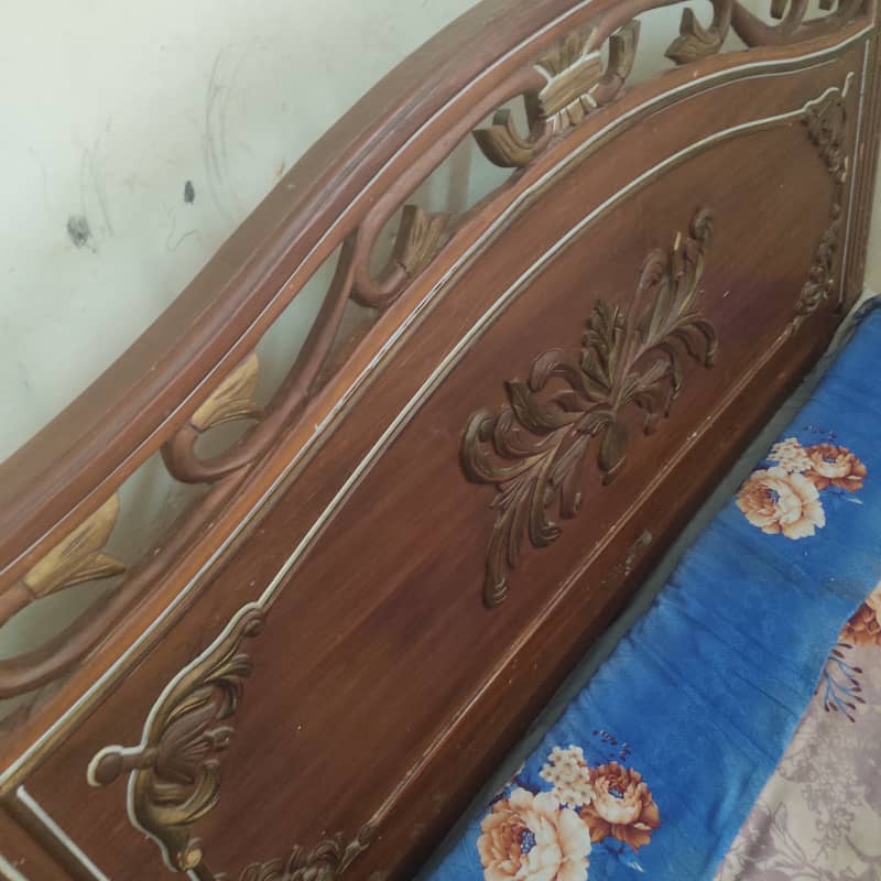 Double bed 0
