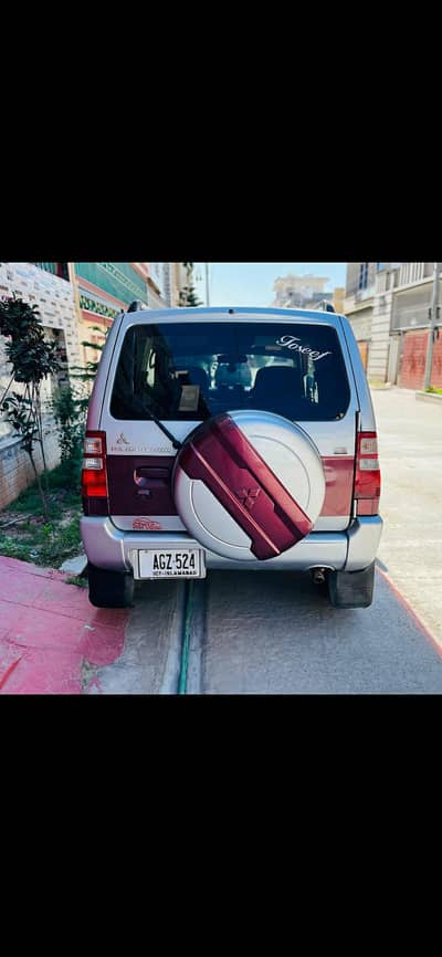 Mitsubishi Pajero 2012