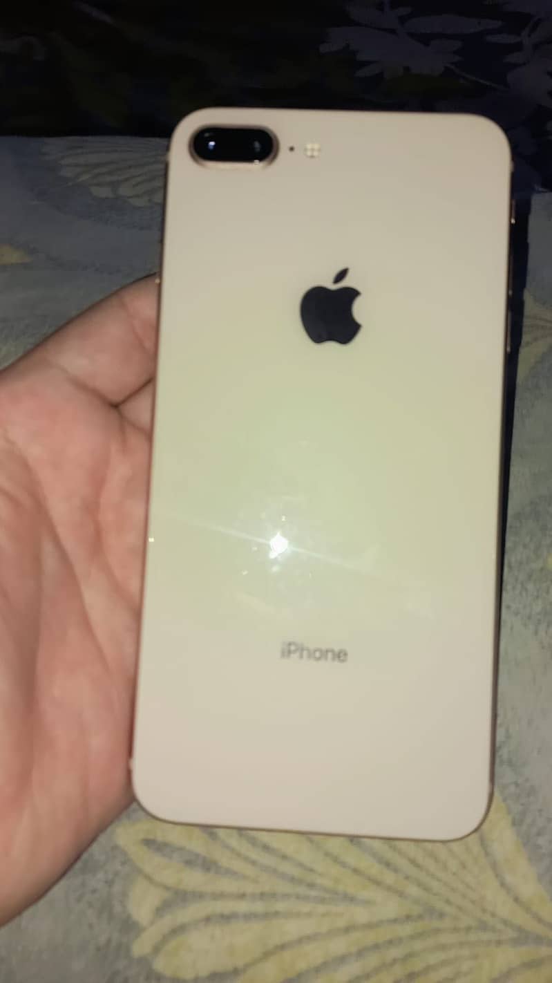 Apple iPhone 8 Plus 1