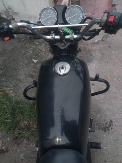 Suzuki GS 150 — 2013 Model — For Sale
