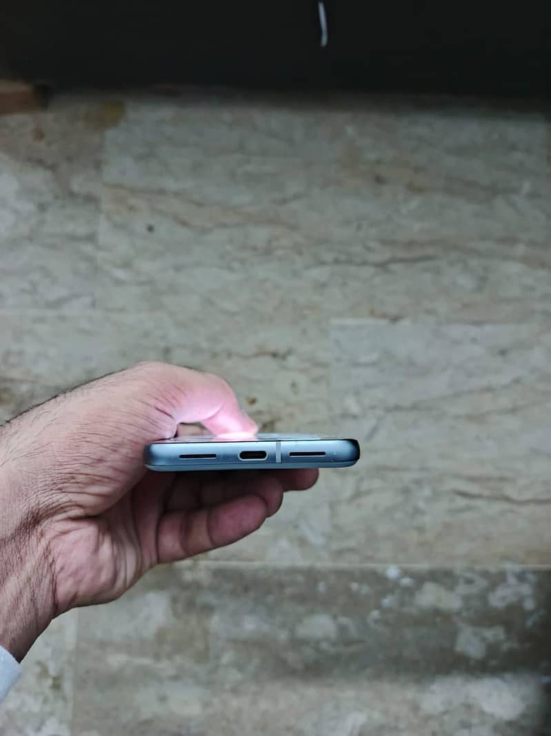 Google Pixel 8 2