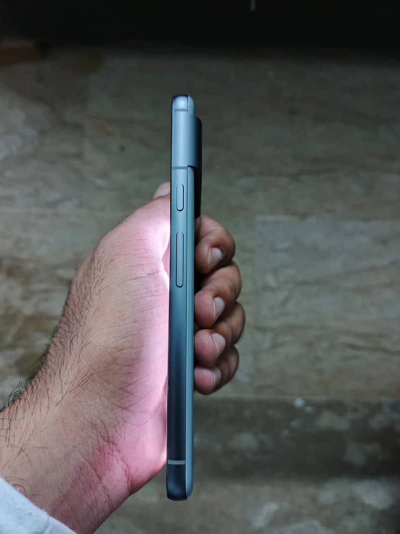 Google Pixel 8 5