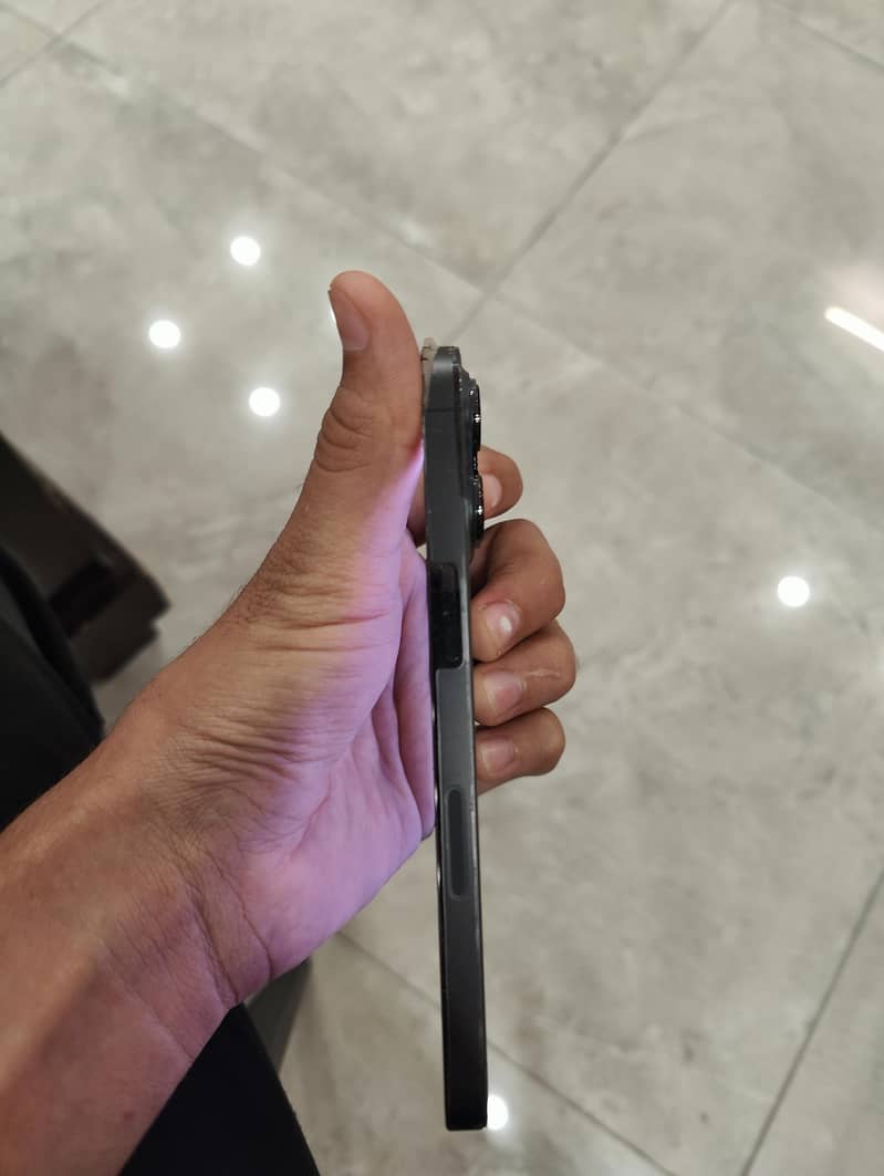 Apple iPhone 13 Pro 4
