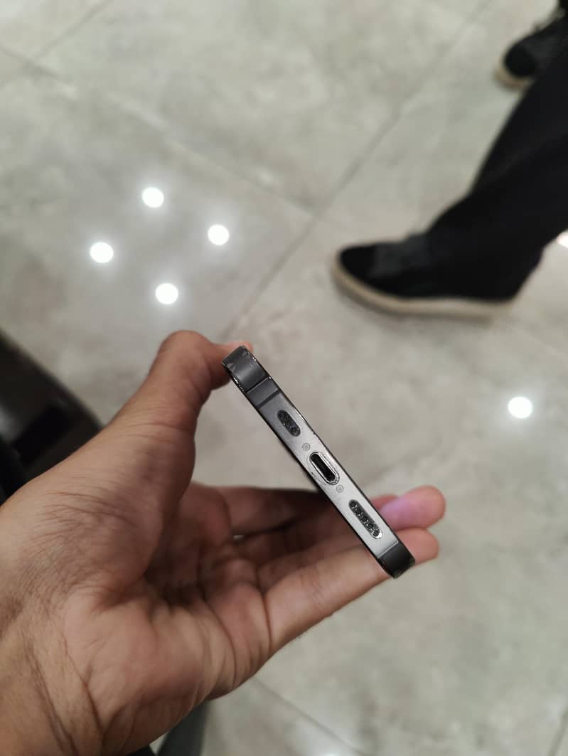 Apple iPhone 13 Pro 6
