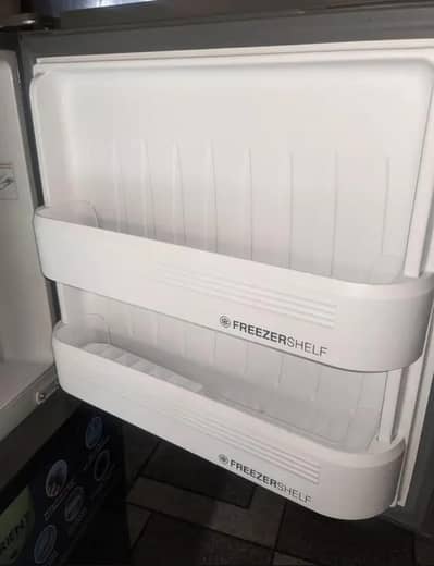 orient fridge used like new only 5month used 10/9 condition