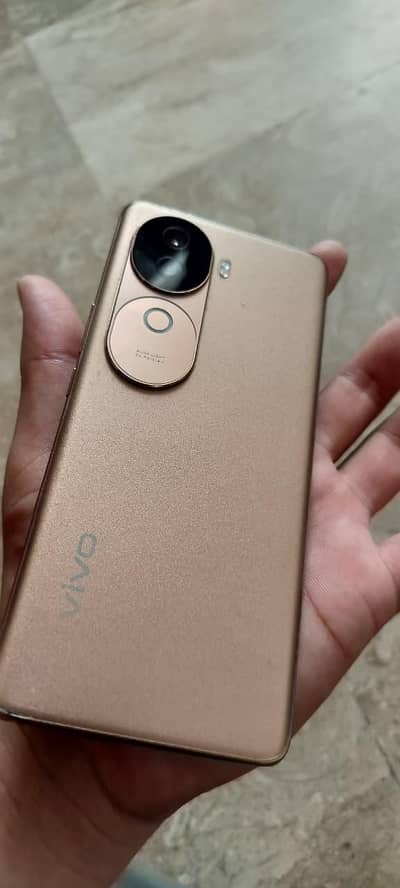 Vivo V40e 03081378186