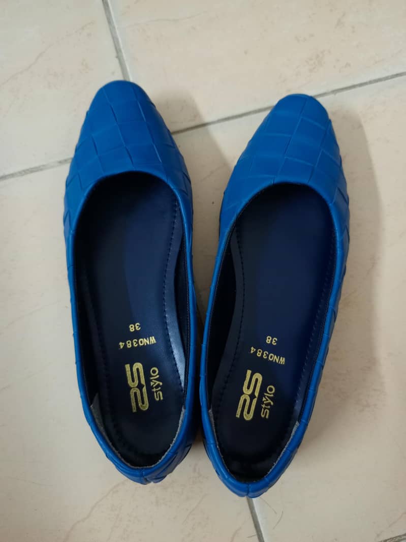 pumps branded 3