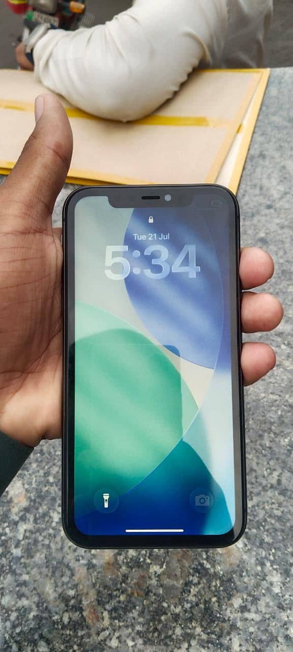 Apple iPhone 11 3