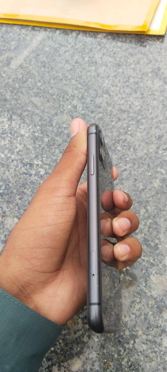 Apple iPhone 11 5