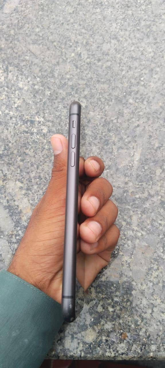 Apple iPhone 11 6