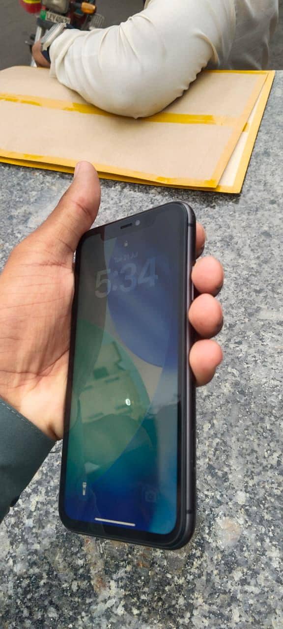 Apple iPhone 11 9