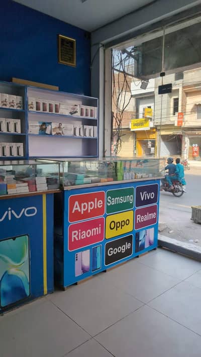 Shop glass counter for sale in Good condition