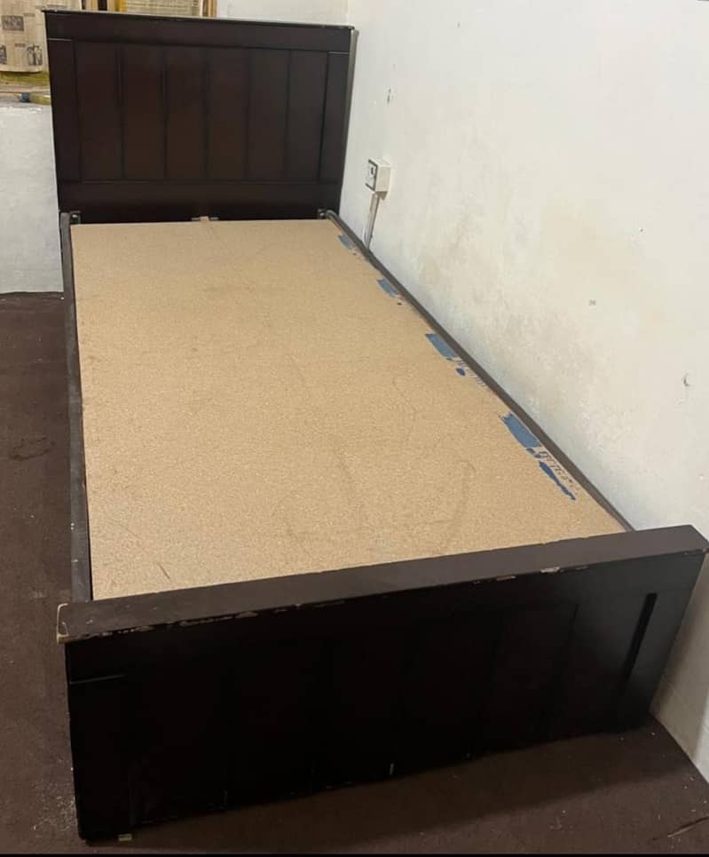 SINGLE BED(ALMOST NEW) 0