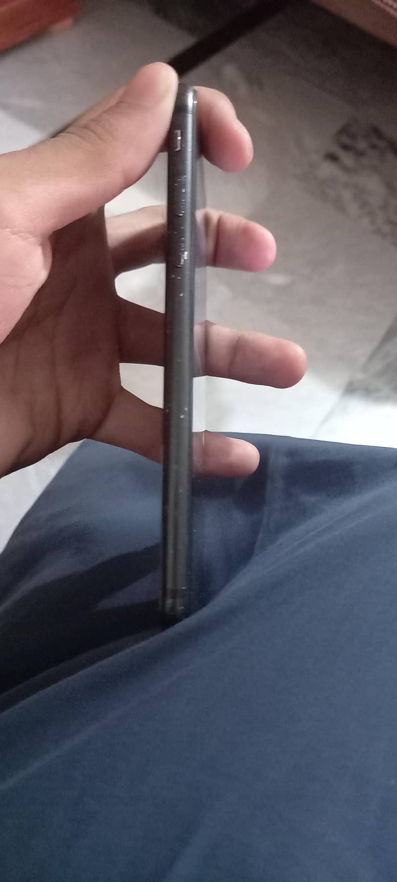 Apple iPhone 7 1