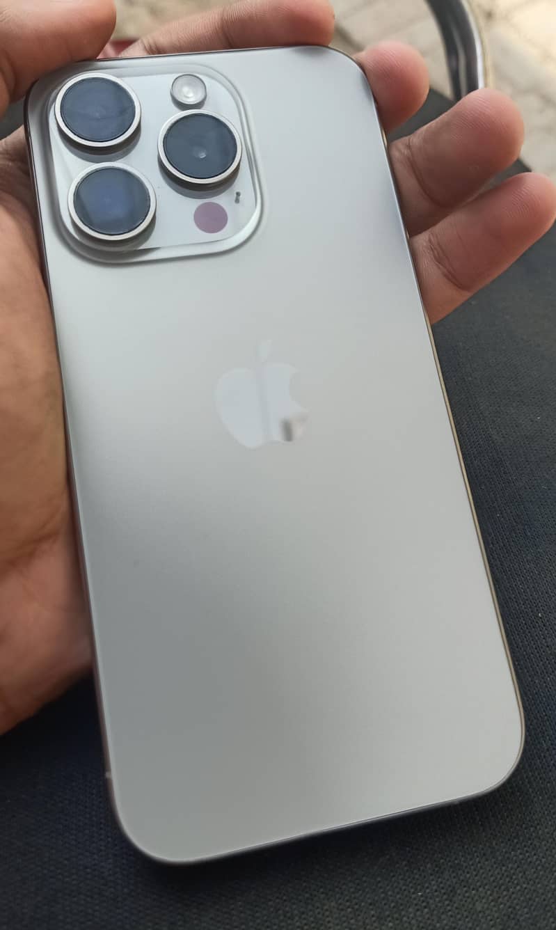 Apple iPhone 15 Pro 1