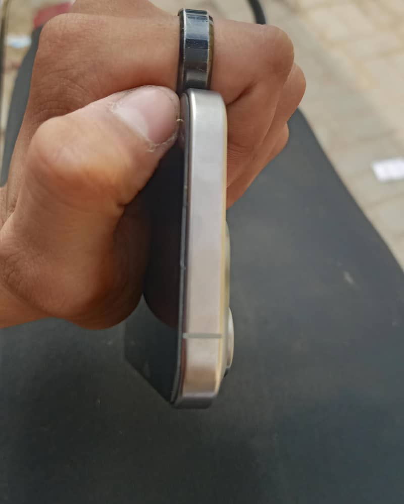 Apple iPhone 15 Pro 7