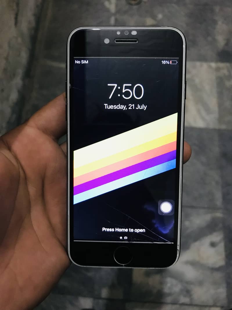 Apple iPhone 7 0