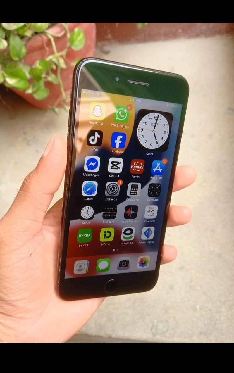 Apple iPhone 7 Plus 0