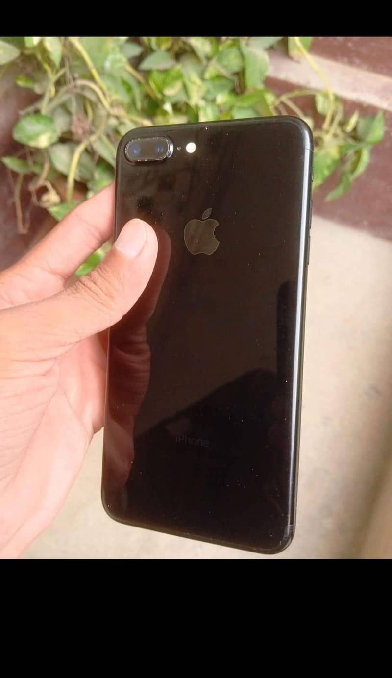 Apple iPhone 7 Plus 1