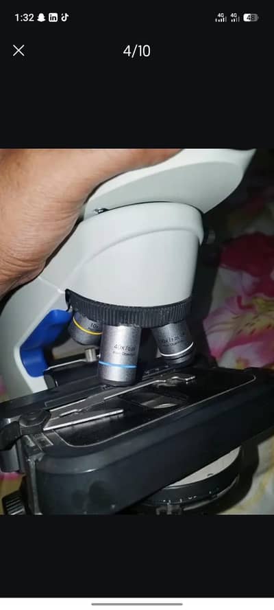 Microscope