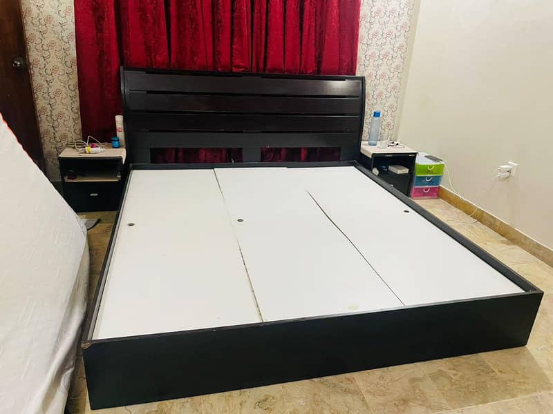 King bed 0
