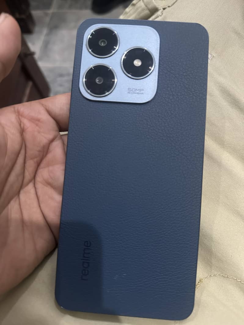Realme C63 0