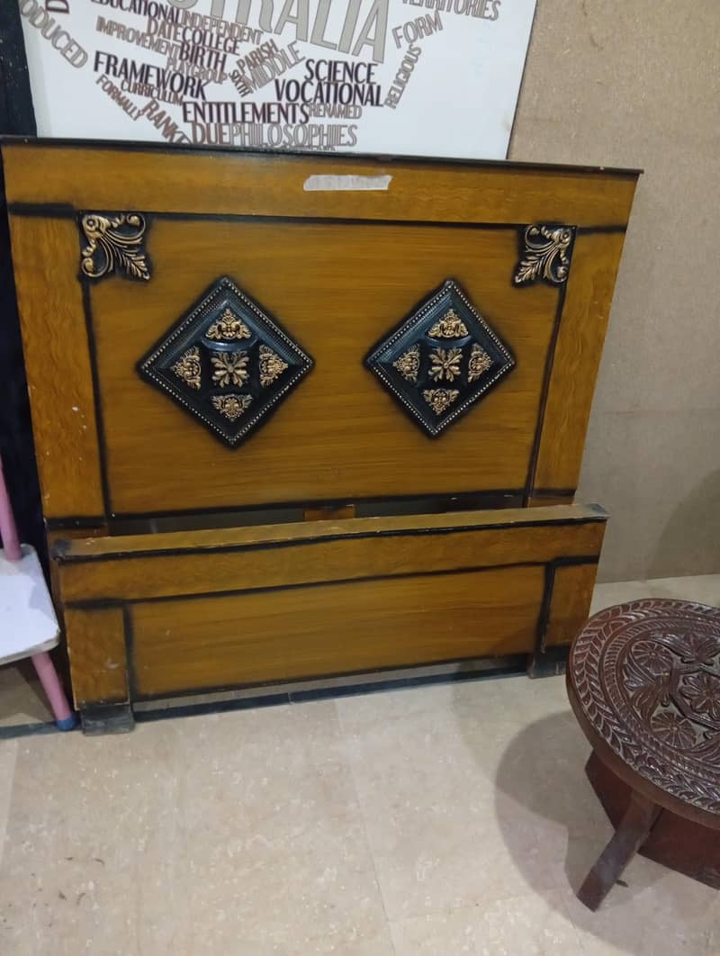 single bed with dressing 1