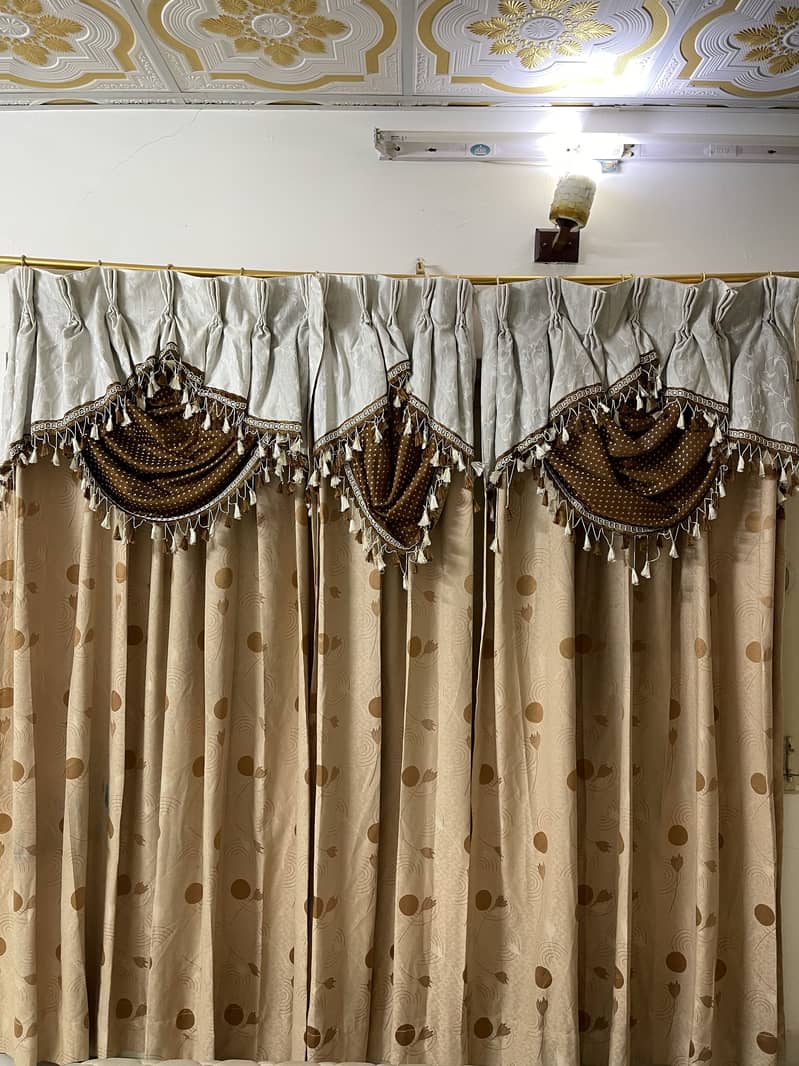Curtains 0