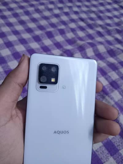 Sharp Aquos Zero6