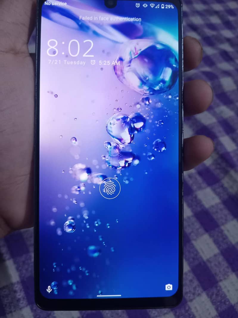 Sharp Aquos Zero6 1