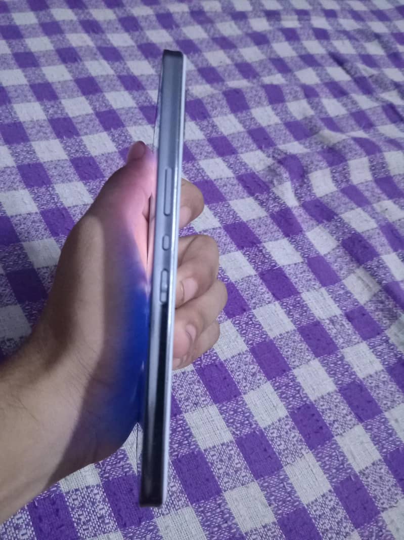 Sharp Aquos Zero6 2