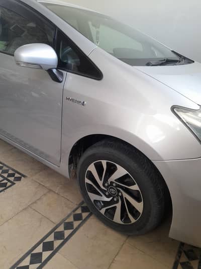 Toyota Prius Alpha 7 Seater 2014  import 2017 for sale