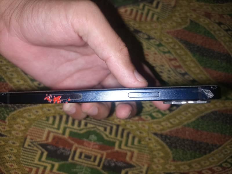 Apple iPhone 12 3