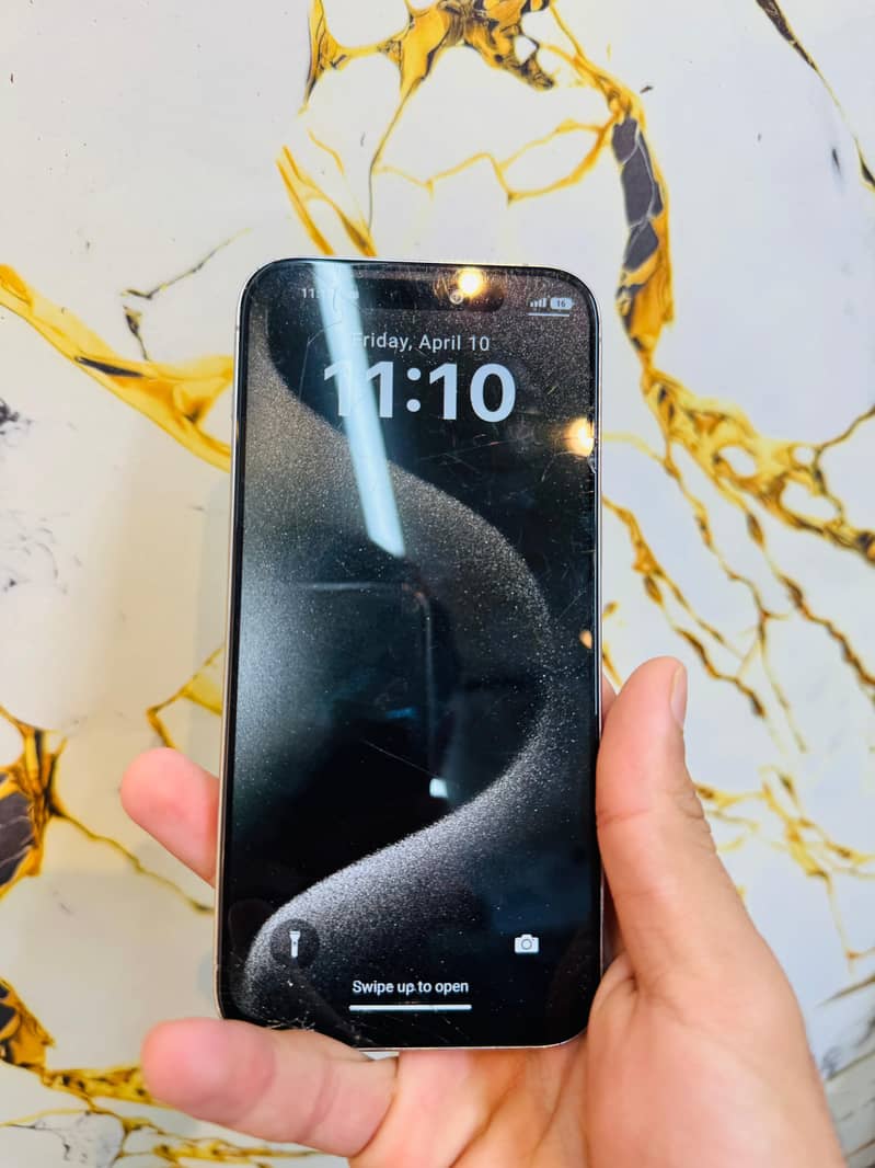 Apple iPhone 15 Pro Max 2