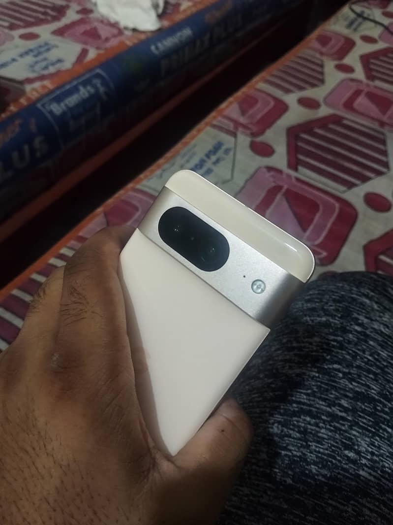 Google Pixel 8 2