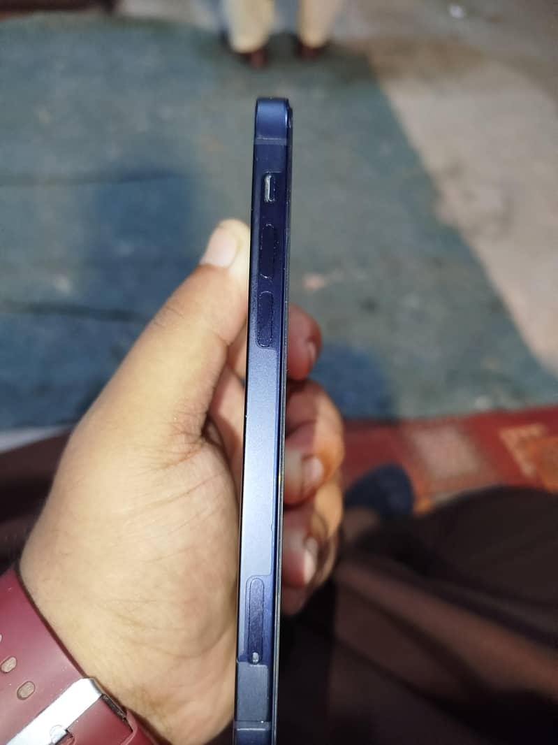 Apple iPhone 12 2