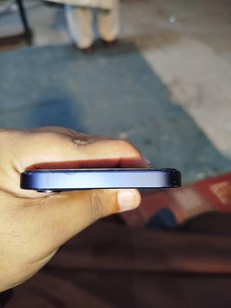 Apple iPhone 12 3