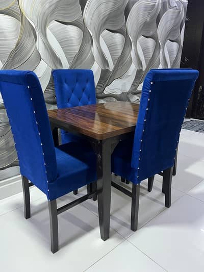 DINING TABLE 4 SEATERS
