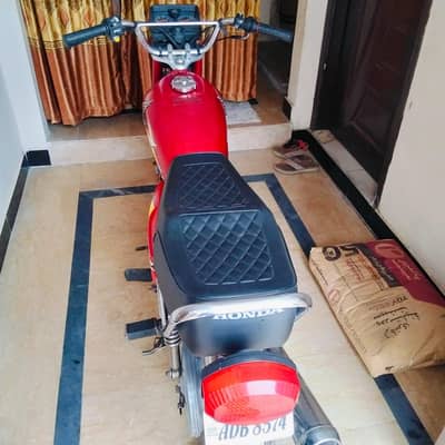 honda 125. . red colour